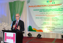 د UNODC د هېواد استازی ، ډاکټر اولیور سټولپ