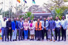 عکس گروهی از نمایندگان جلسه