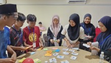 Childen looking for positive qualities in their parents